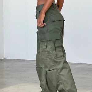 Local European Cargo Pants - Olive